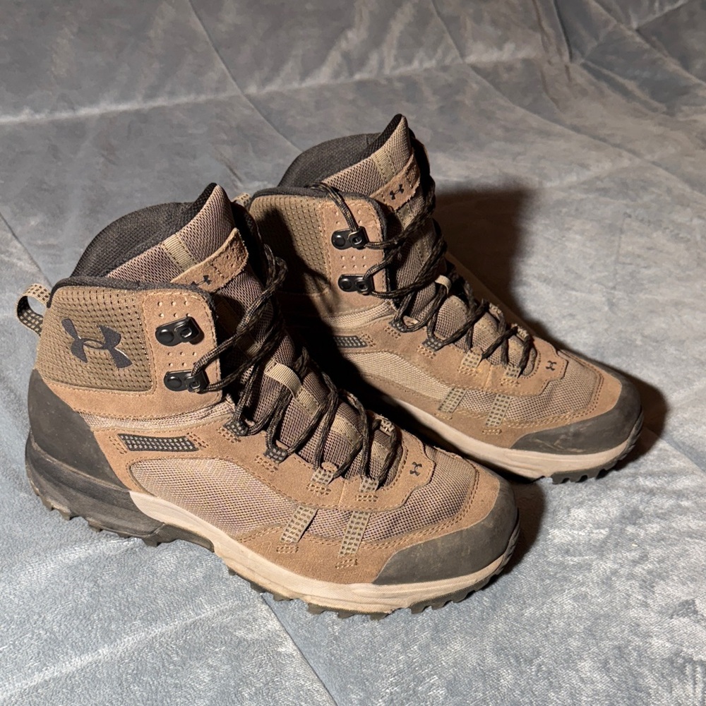 Under Armour Men's Brown and Black Hiking Boots